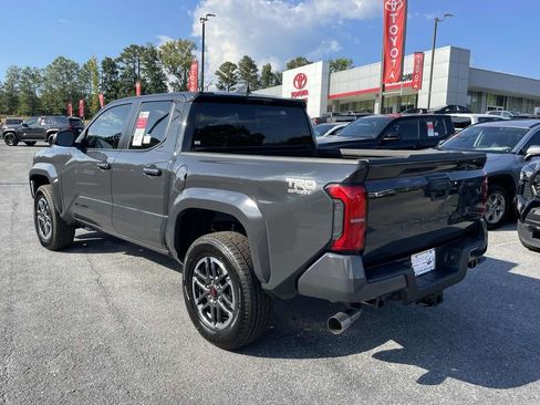 Used 2025 Toyota Tacoma TRD Sport image 5