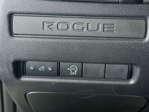 Used 2024 Nissan Rogue S FWD image 17