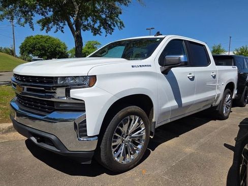 Used 2021 Chevrolet Silverado 1500 LT w/ Convenience Package II AWD/4WD image 3