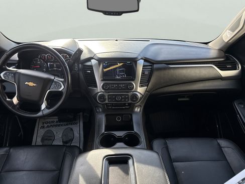 Used 2019 Chevrolet Suburban LT image 13