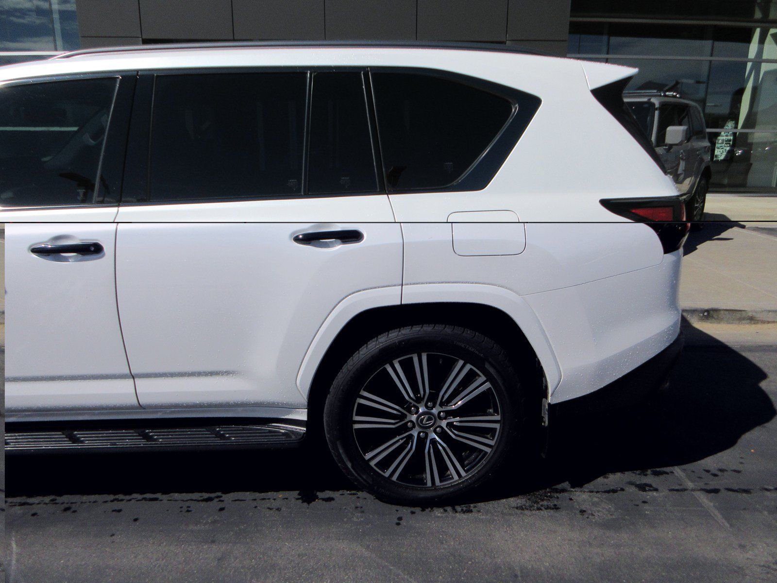 Used 2023 Lexus LX 600 4WD w/ Appearance Package image 4