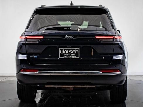 Used 2022 Jeep Grand Cherokee Limited 4xe image 10