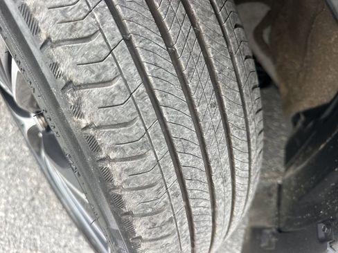 Used 2024 Toyota Prius Limited image 34