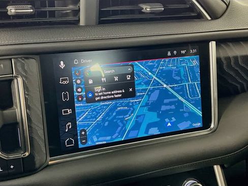 Used 2024 GMC Yukon Denali w/ Advanced Technology Package AWD/4WD image 18
