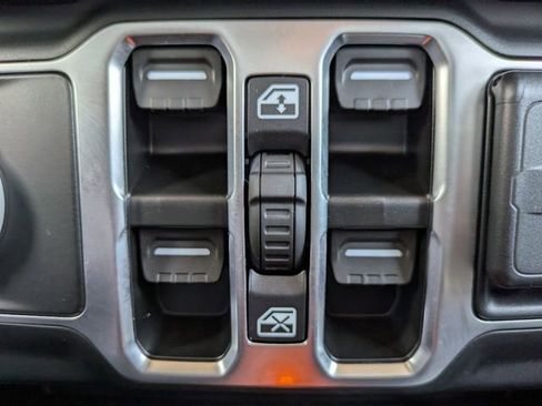 New 2025 Jeep Gladiator Sport AWD/4WD image 21