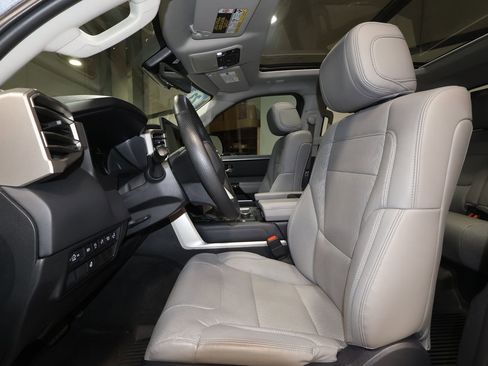 Used 2023 Toyota Tundra Limited image 22