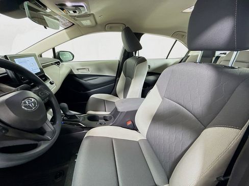 Certified 2025 Toyota Corolla LE image 19