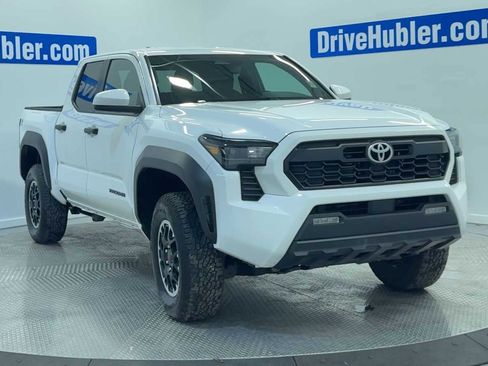 Used 2025 Toyota Tacoma TRD Off-Road image 2