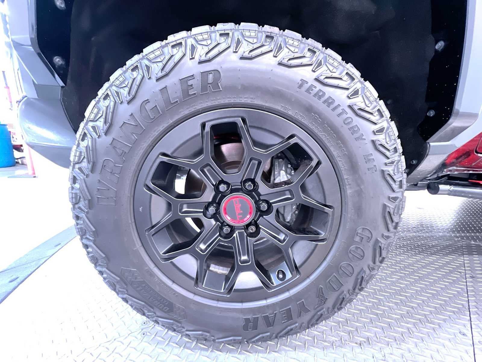 Used 2025 Toyota Tacoma TRD Pro AWD/4WD image 10