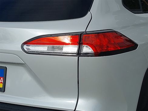 Used 2022 Toyota Corolla Cross L image 34