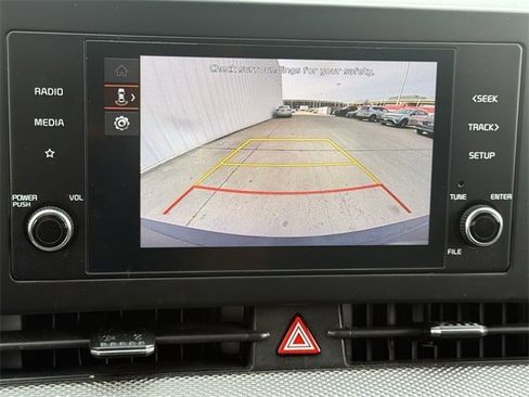 Used 2024 Kia Sportage LX image 17