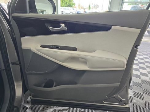 Used 2019 Kia Sorento SX FWD image 44