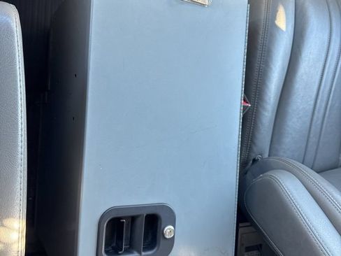 Used 2015 Chevrolet Express 2500 RWD image 8