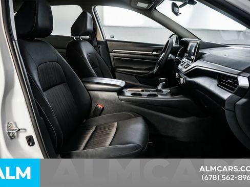 Used 2025 Nissan Altima 2.5 SV FWD image 19