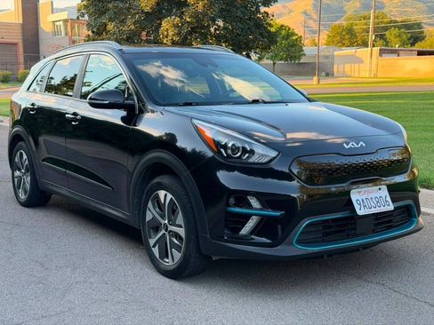 Used 2022 Kia Niro EX Premium FWD image 3