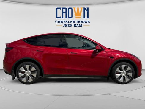 Used 2023 Tesla Model Y Long Range AWD/4WD image 2