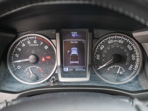 Used 2021 Toyota Tacoma TRD Sport w/ Technology Package AWD/4WD image 21