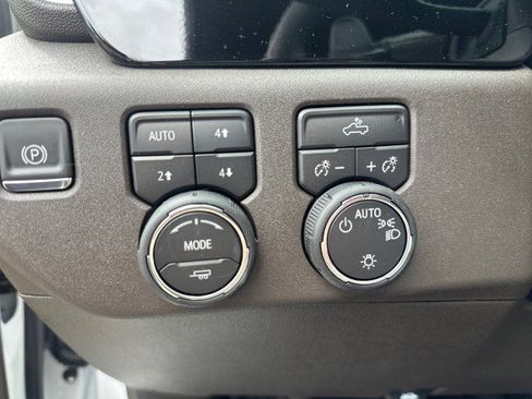 New 2025 Chevrolet Silverado 1500 LT w/ Z71 Off-Road Package image 22