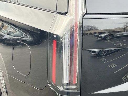 Used 2025 Cadillac Escalade Sport Platinum w/ LPO, ONYX Package image 10