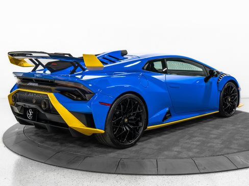 Used 2022 Lamborghini Huracan STO RWD image 9