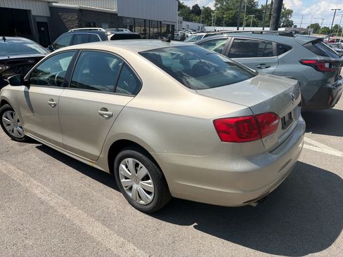 Used 2014 Volkswagen Jetta SE FWD image 9