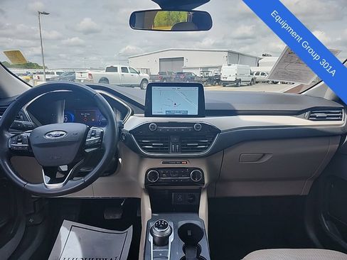 Used 2022 Ford Escape SEL w/ Technology Package FWD image 4