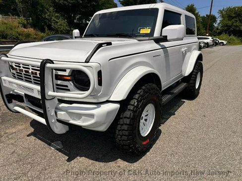 Used 2025 Ford Bronco 2-Door w/ Sasquatch Package AWD/4WD image 2