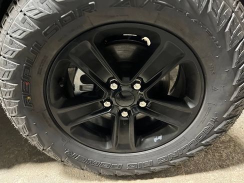 Used 2022 Jeep Wrangler Unlimited Sahara AWD/4WD image 40