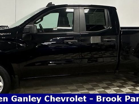 Used 2020 Chevrolet Silverado 1500 Custom w/ Custom Value Package image 6