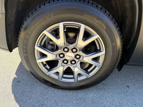 Used 2020 GMC Acadia SLT w/ Driver Alert Package II image 12