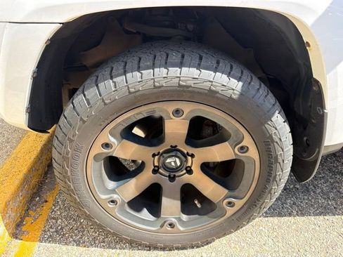 Used 2019 Toyota 4Runner SR5 Premium AWD/4WD image 4