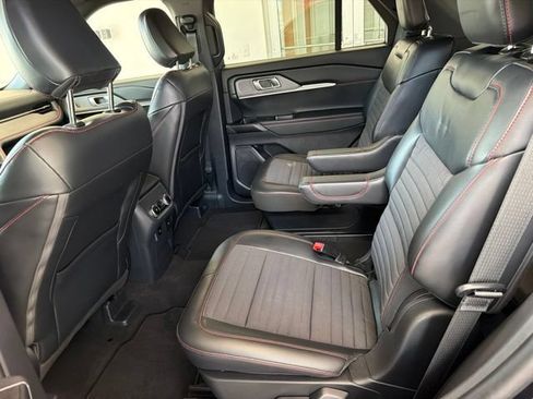 Certified 2025 Ford Explorer ST-Line AWD/4WD image 17