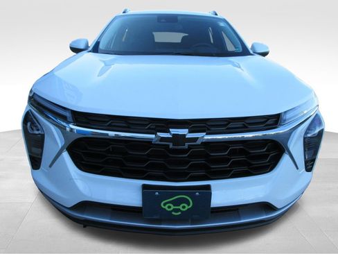 Certified 2024 Chevrolet Trax LT w/ Driver Confidence Package FWD image 8