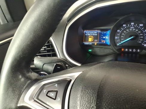 Used 2018 Ford Edge SEL w/ Equipment Group 201A AWD/4WD image 19