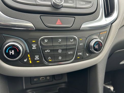 Used 2020 Chevrolet Equinox Premier image 36