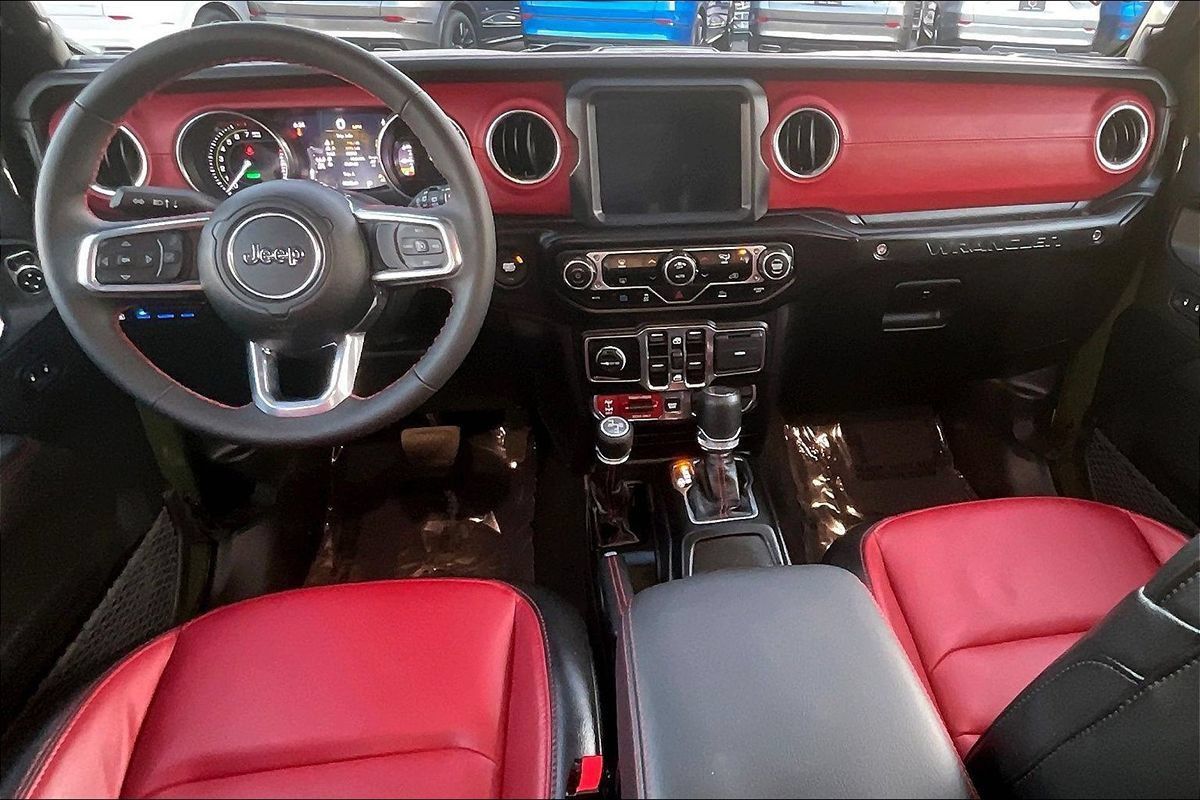 Used 2023 Jeep Wrangler Unlimited Rubicon 4xe AWD/4WD image 32