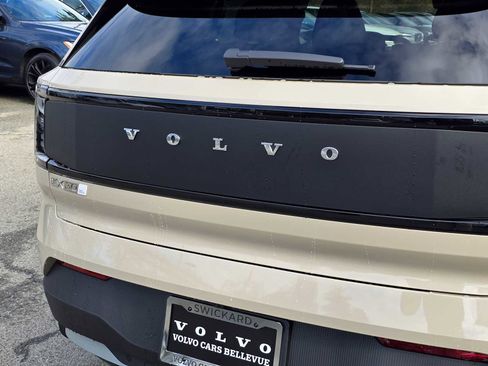 New 2026 Volvo EX30 Cross Country Ultra image 15