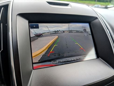 Used 2020 Ford Edge Titanium image 21