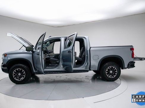 Used 2023 Chevrolet Silverado 1500 ZR2 w/ Technology Package image 31