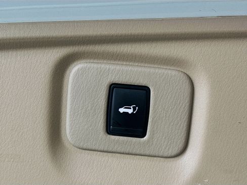 Used 2020 Nissan Pathfinder Platinum w/ Cargo Package image 31