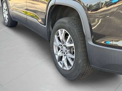 Used 2020 GMC Acadia SLT FWD image 34
