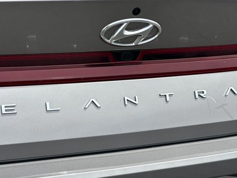 Used 2021 Hyundai Elantra SEL FWD image 26