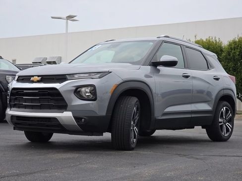 Used 2023 Chevrolet TrailBlazer LT w/ Convenience Package AWD/4WD image 12