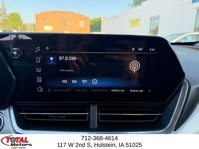 Used 2024 Chevrolet Trax LT FWD image 19