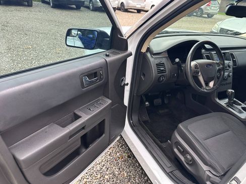Used 2014 Ford Flex SE FWD image 9