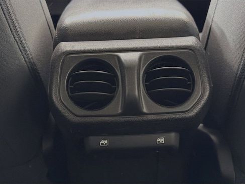 Used 2019 Jeep Wrangler Unlimited Sport S image 25