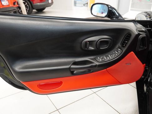 Used 2002 Chevrolet Corvette Z06 w/ Memory Pkg RWD image 18