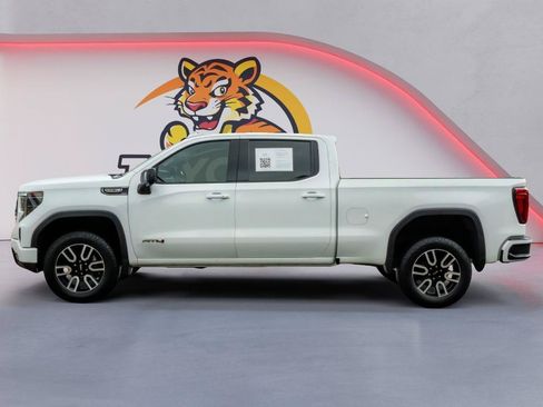 Used 2024 GMC Sierra 1500 AT4 w/ AT4 Preferred Package AWD/4WD image 8