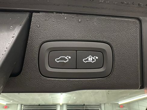 New 2026 Volvo XC60 B5 Ultra w/ Climate Package image 30