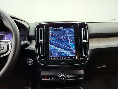 Certified 2024 Volvo XC40 B5 Core AWD/4WD image 22